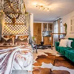 Hanul Anei And Transylvania Homestay Brasov