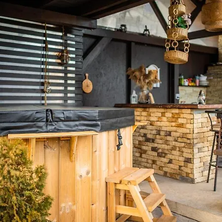 Homestay Hanul Anei And Transylvania Brasov