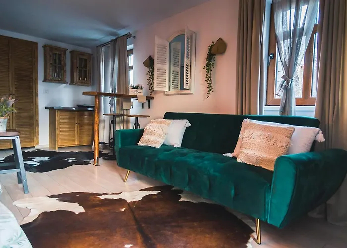 Hanul Anei And Transylvania Brasov