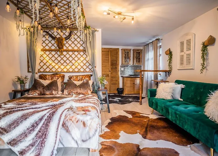 Hanul Anei And Transylvania Homestay Brasov