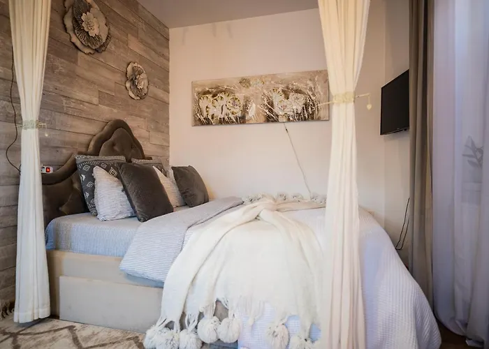 Hanul Anei And Transylvania