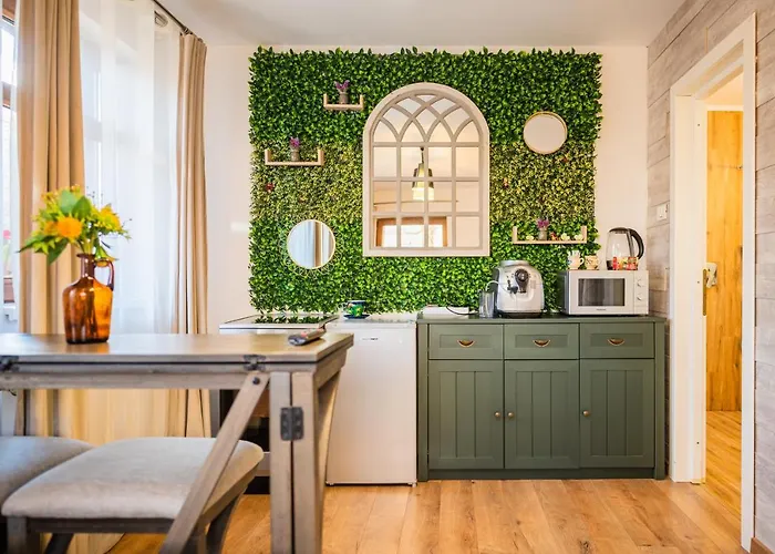 Hanul Anei And Transylvania *