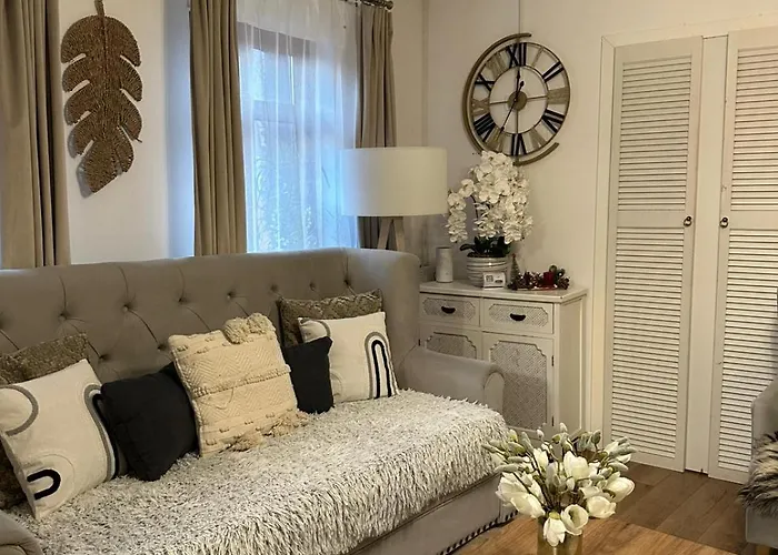 Hanul Anei And Transylvania