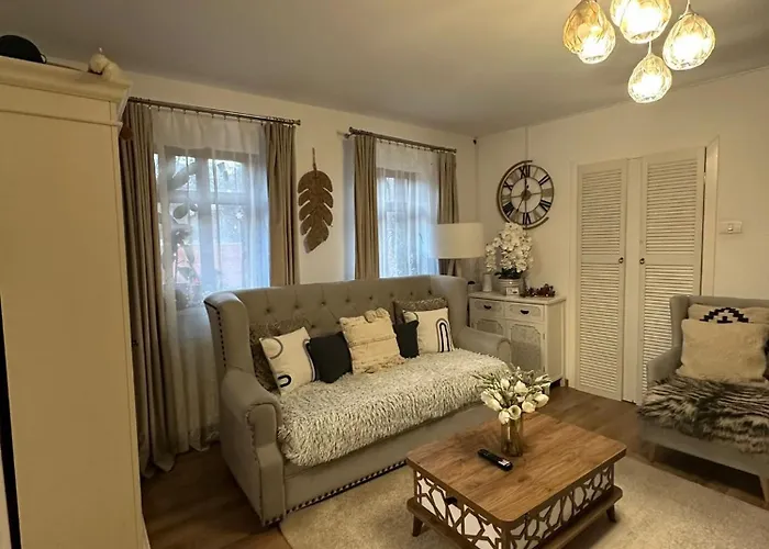 Hanul Anei And Transylvania * Brasov